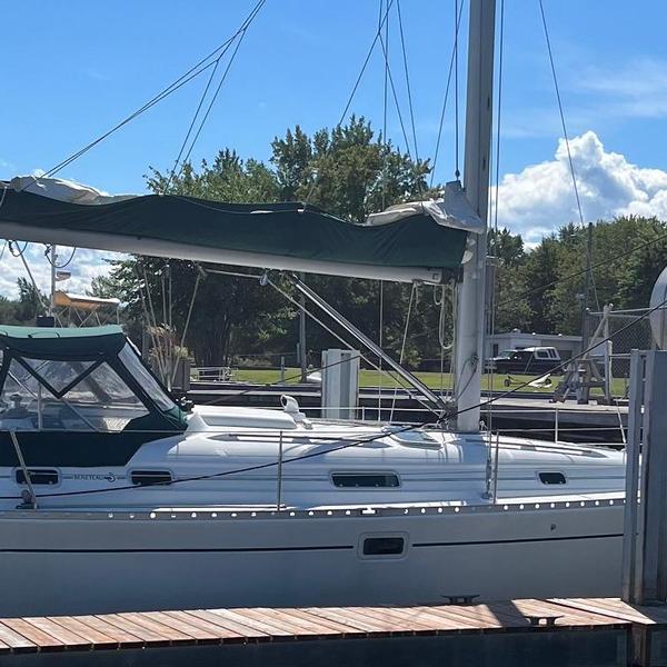 BENETEAU OCEANIS 381  ***VENDU***